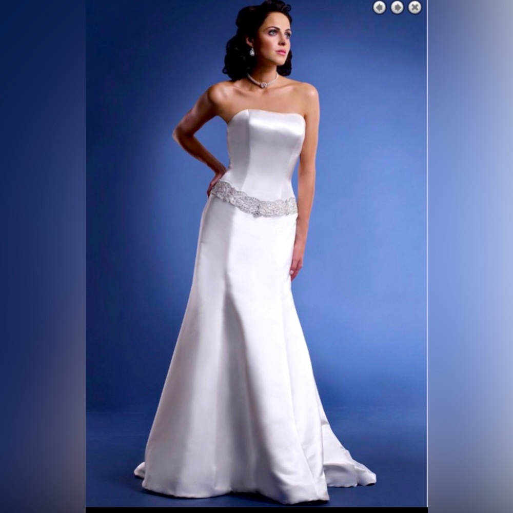 Saison Blanche wedding dress